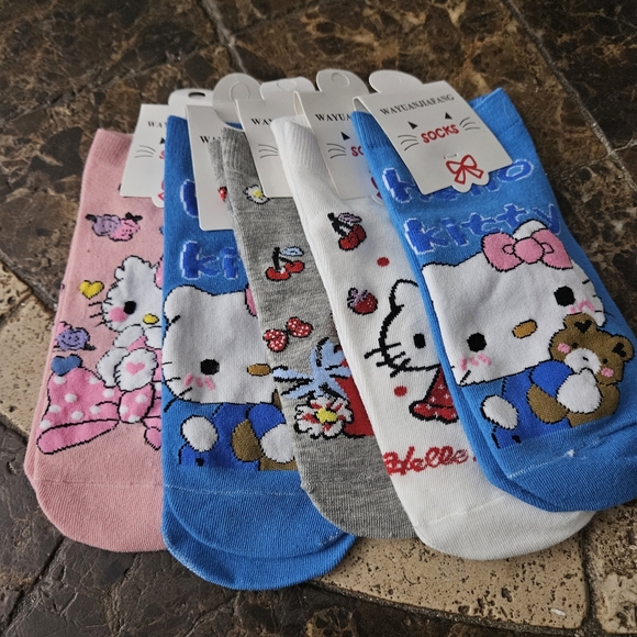 5 pair bundle of no show hello kitty socks adult sizes 9-11 variety NWT - Picture 2 of 7